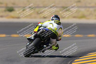 media/Oct-08-2022-SoCal Trackdays (Sat) [[1fc3beec89]]/Turn 11 Backside (1145am)/